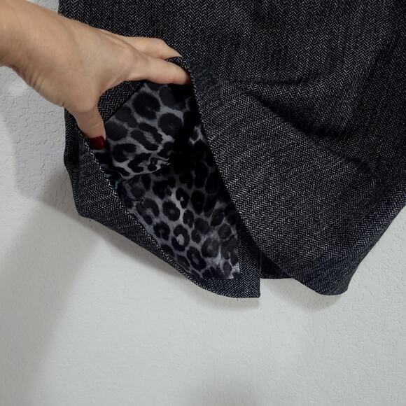 Express Skirt Womens Size 6 Short Mini Black Chevron Classic Preppy Neutral - Picture 5 of 13